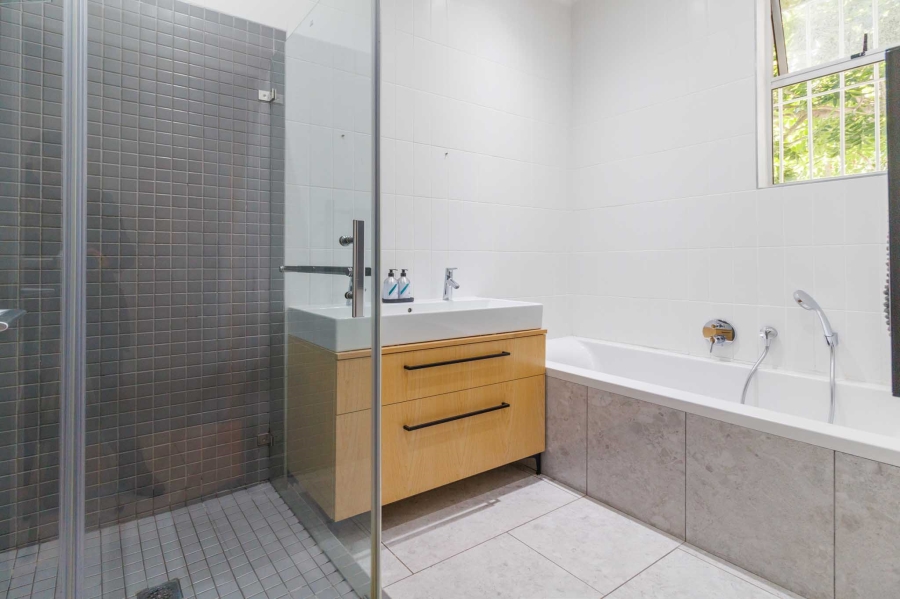 4 Bedroom Property for Sale in Bantry Bay Western Cape